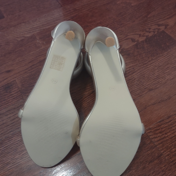 Party Sandals in Gold - Picture 4 of 8